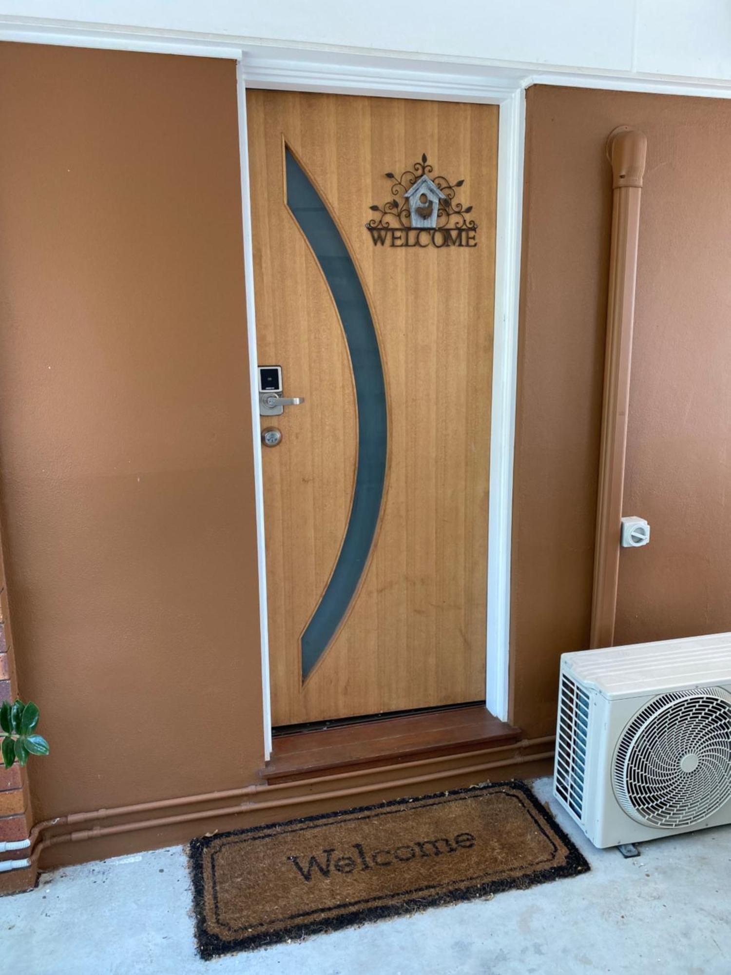 2Bd Family Or Couple Guesthouse Upstairs Near Turf Club, Hota In Bundall Gold Coast Esterno foto
